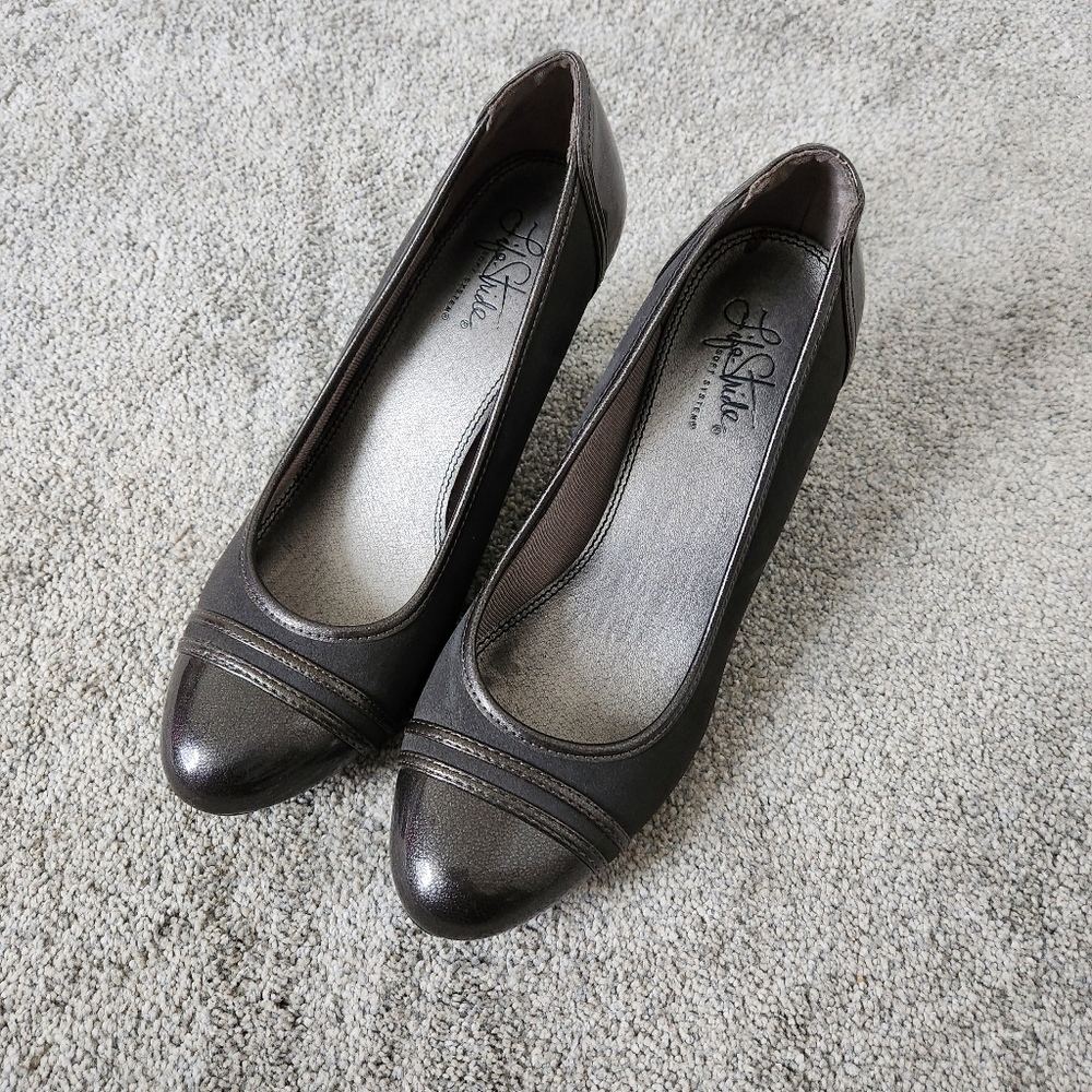 Life Stride Metallic Pump 2.5in Heel Size 9
